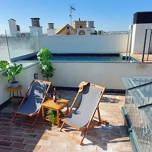 San Luis Downtown & Pool Siviglia