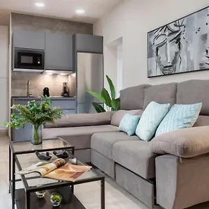 Apartamento Triana Pureza Con Patio Privado, Sevilla